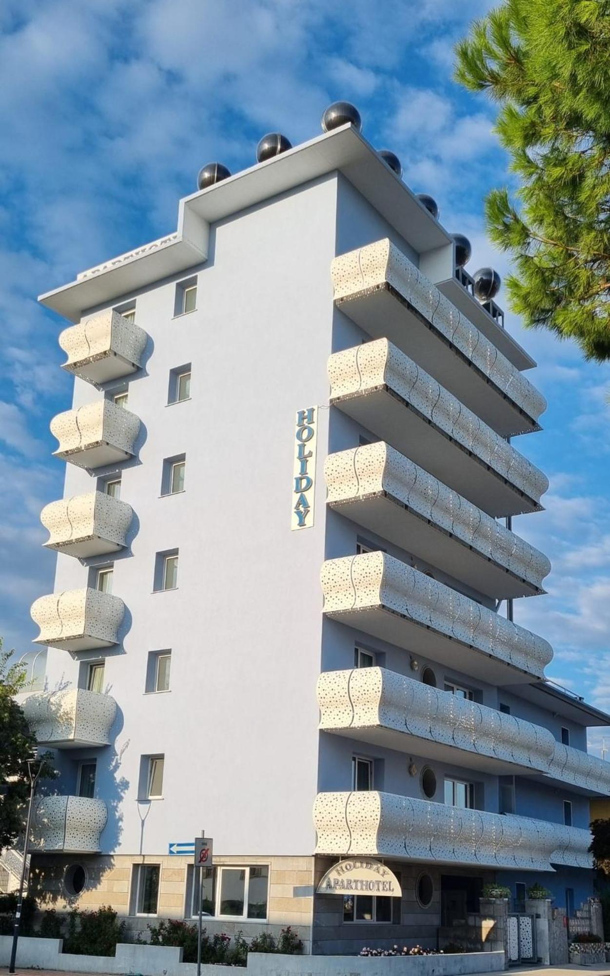 Appart-Hotel Holiday Lignano Sabbiadoro Exterior photo