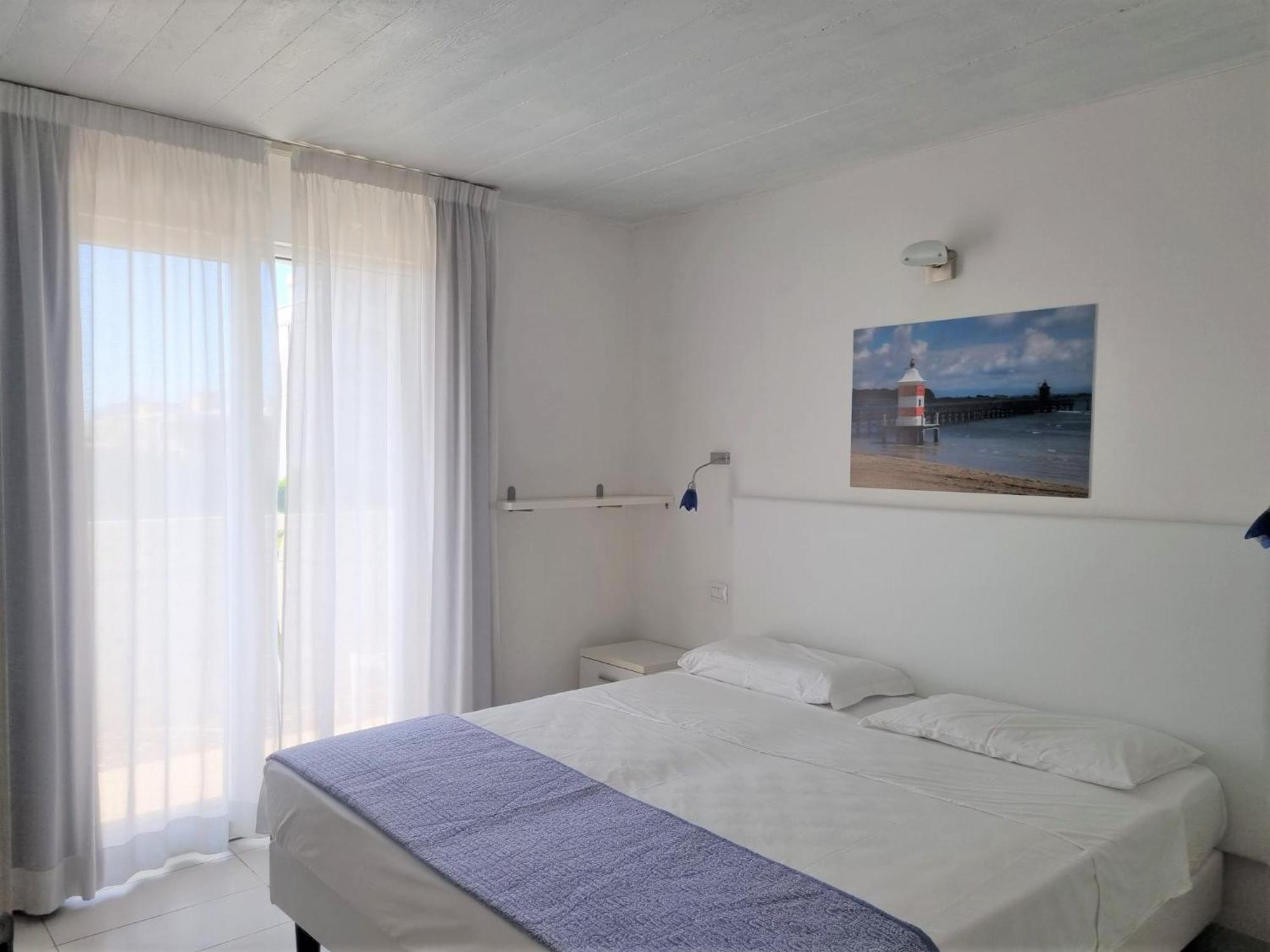 Appart-Hotel Holiday Lignano Sabbiadoro Exterior photo