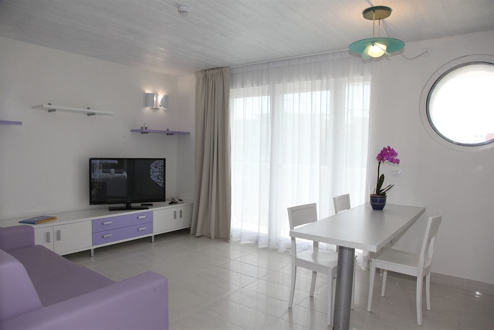 Appart-Hotel Holiday Lignano Sabbiadoro Exterior photo